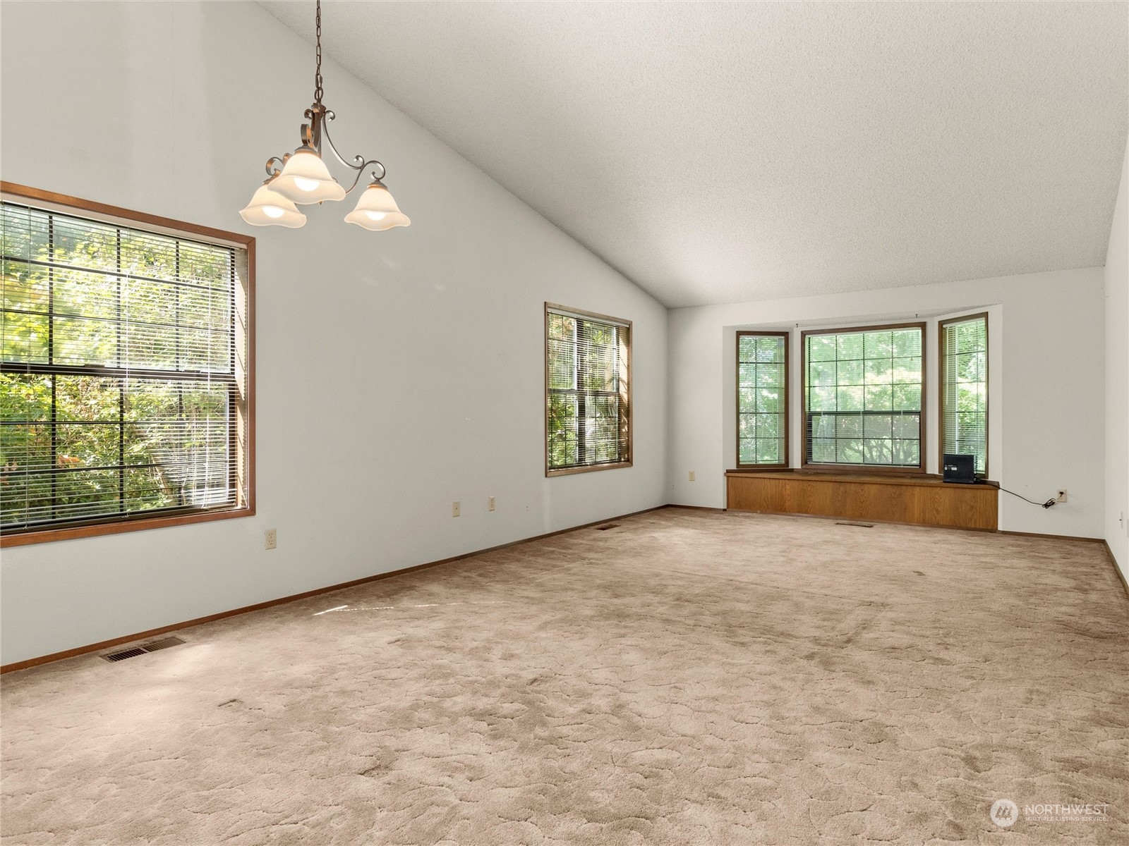 5320 Wiggins Road Southeast Olympia, WA 98501 - Photo 7 of 35 Gallery Image 7