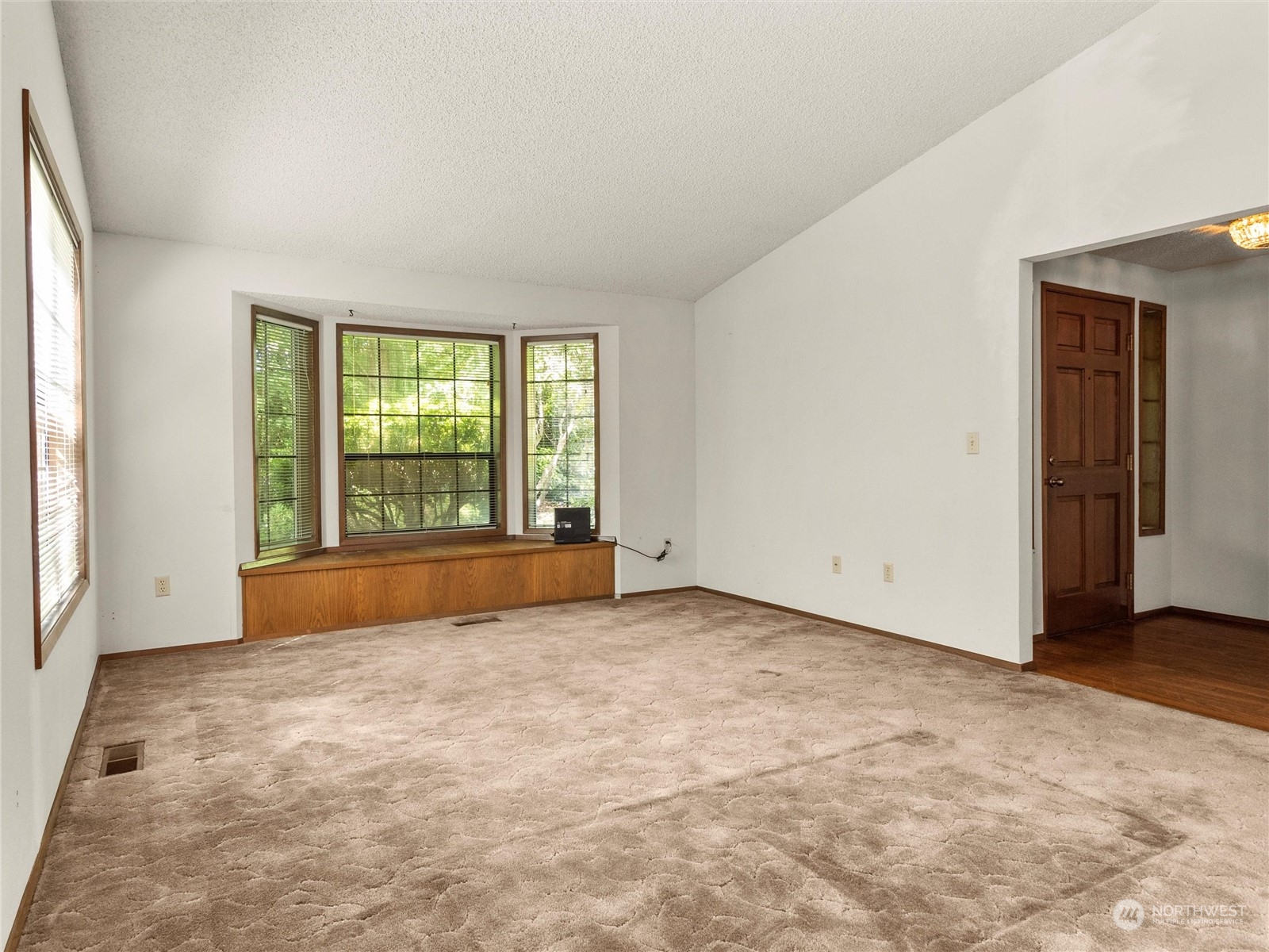 5320 Wiggins Road Southeast Olympia, WA 98501 - Photo 8 of 35 Gallery Image 8