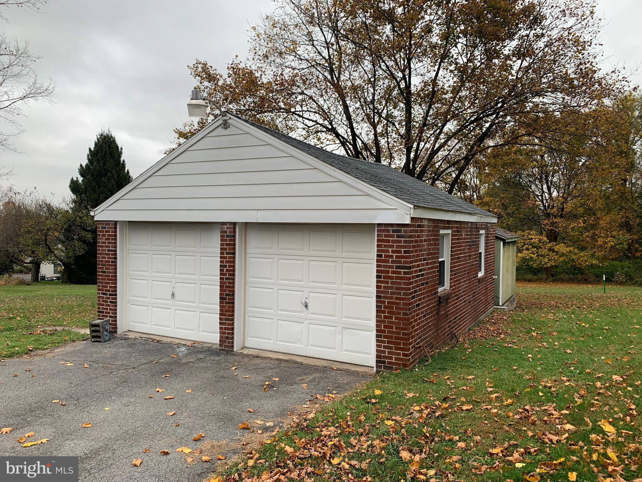 949 High Boulevard Reading, PA 19607 - Photo 3 of 19