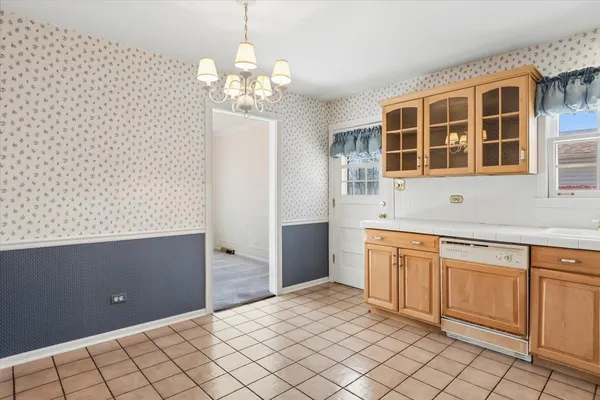 $399,000 | 554 Westwood Avenue, Lombard, IL 60148