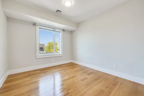 $1,299,000 | 17 Vinton Street, Unit 5, Boston, MA 02127