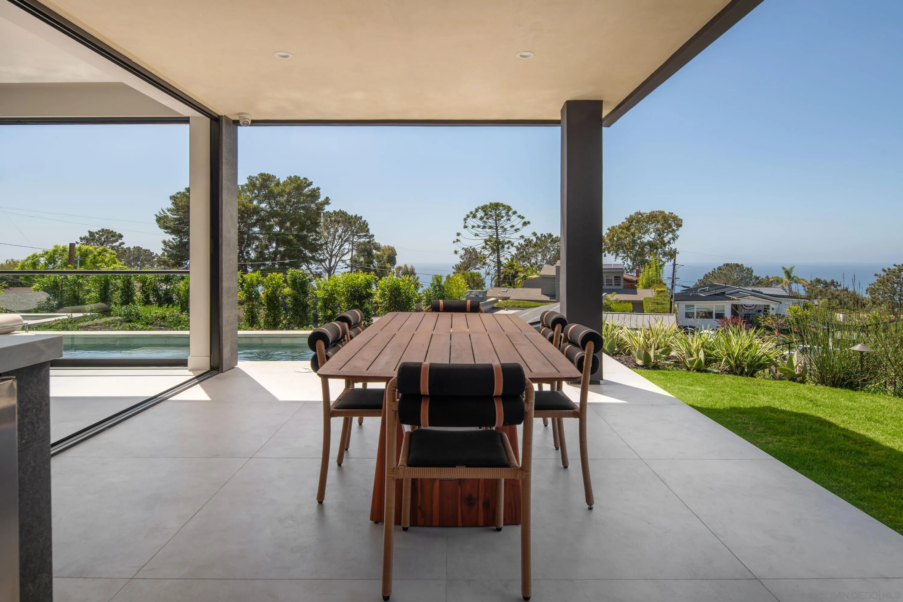 722 Amphitheatre Drive Del Mar, CA 92014 - Photo 14 of 36