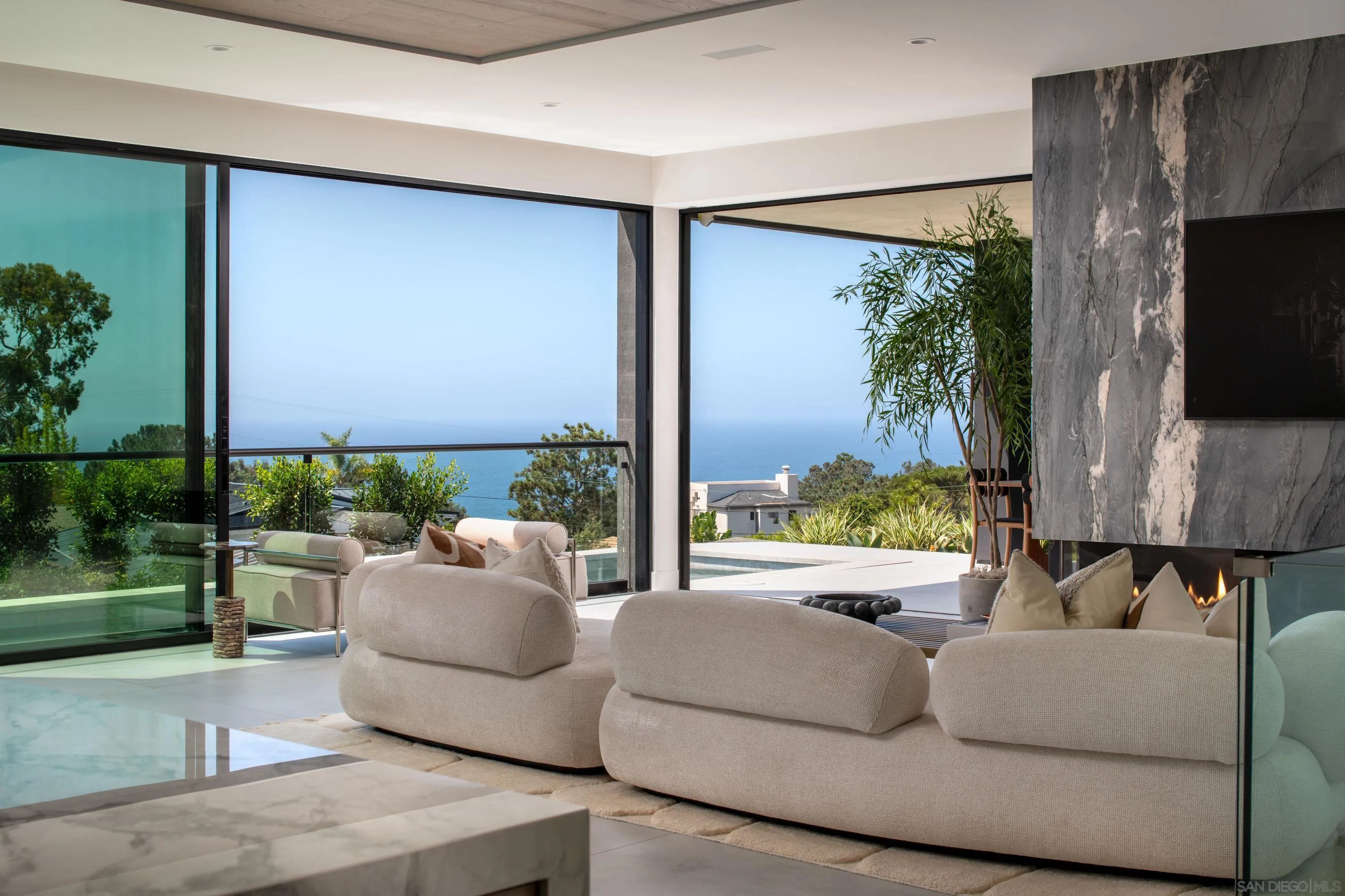 722 Amphitheatre Drive Del Mar, CA 92014 - Photo 3 of 36