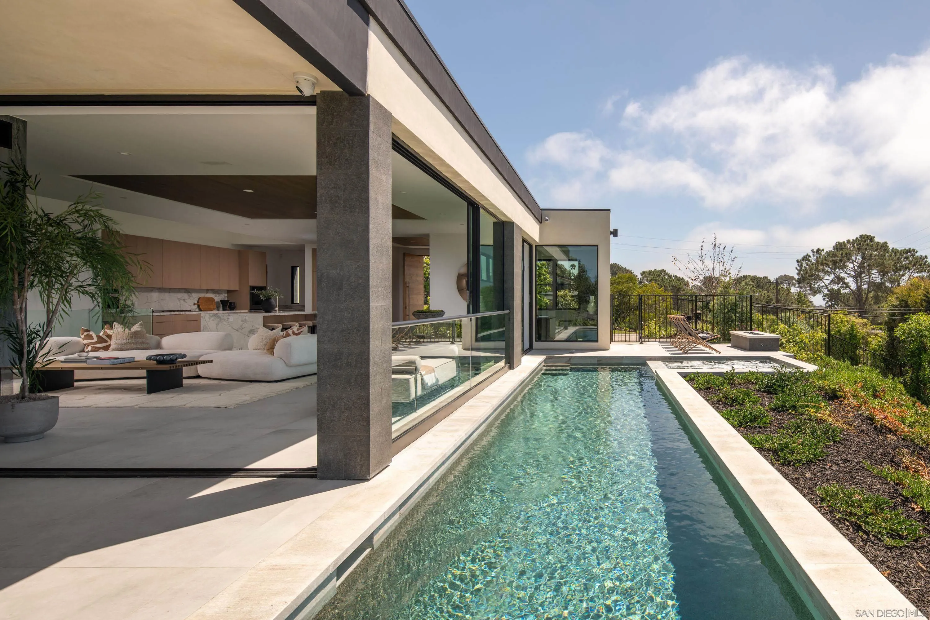 722 Amphitheatre Drive Del Mar, CA 92014 - Photo 34 of 36