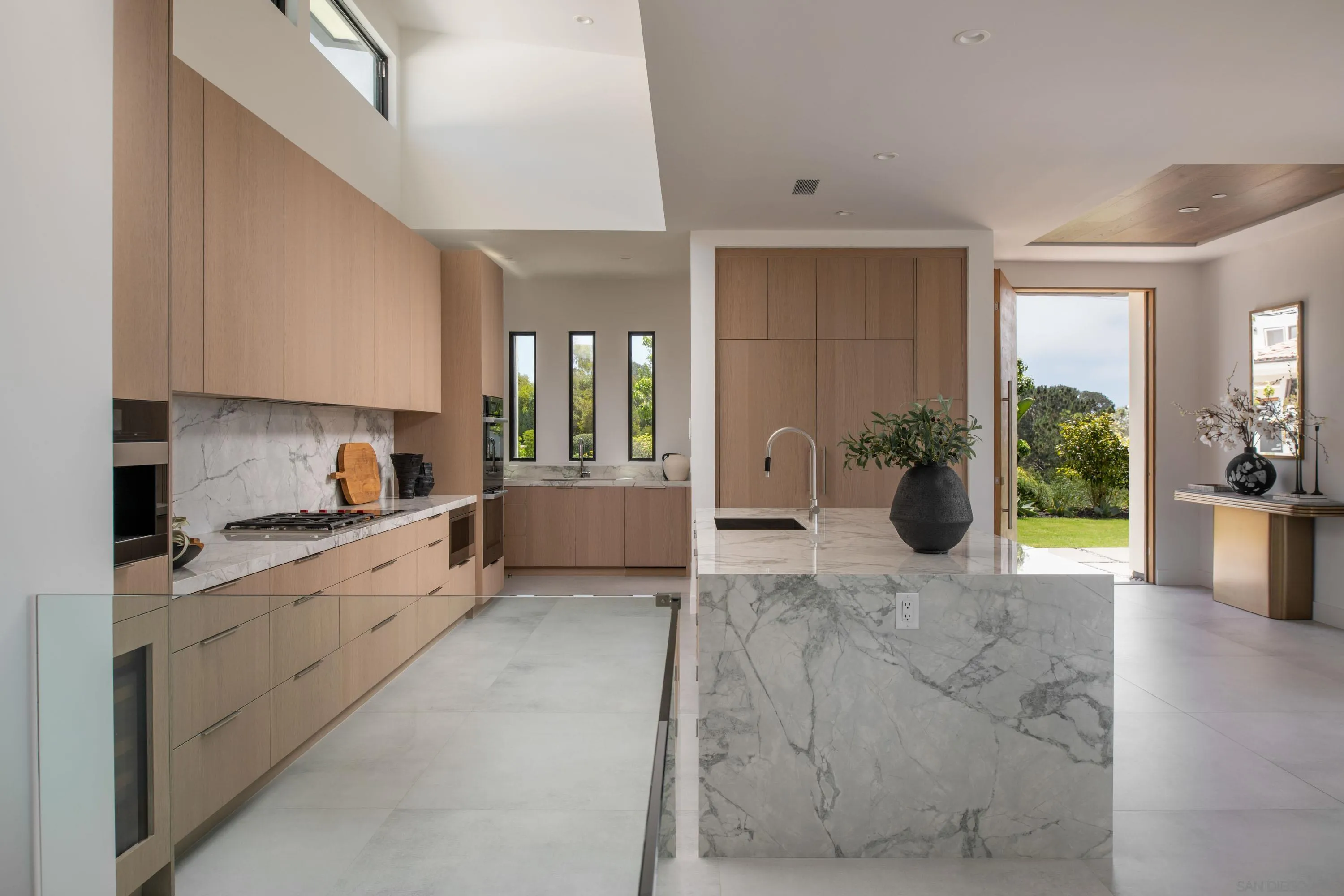 722 Amphitheatre Drive Del Mar, CA 92014 - Photo 7 of 36