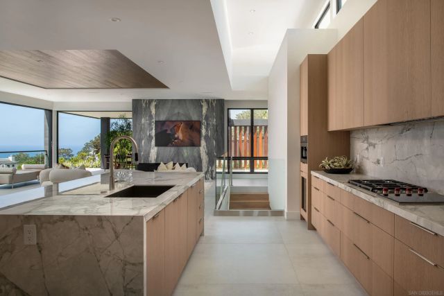 $9,775,000 | 722 Amphitheatre Drive, Del Mar, CA 92014