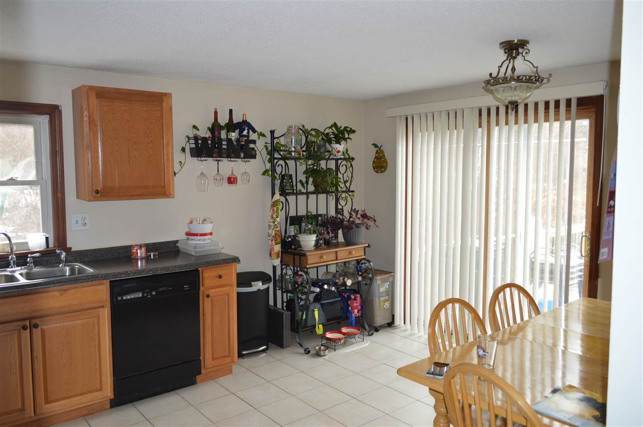 8 R Matthew Drive, Unit 8R Derry, NH 03038 - Photo 6 of 9