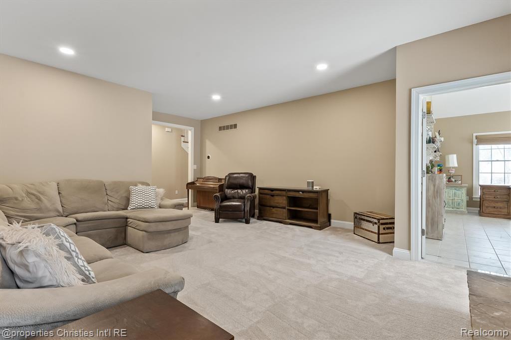 24910 Reeds Pointe Drive Novi, MI 48374 - Photo 13 of 44 Gallery Image 13