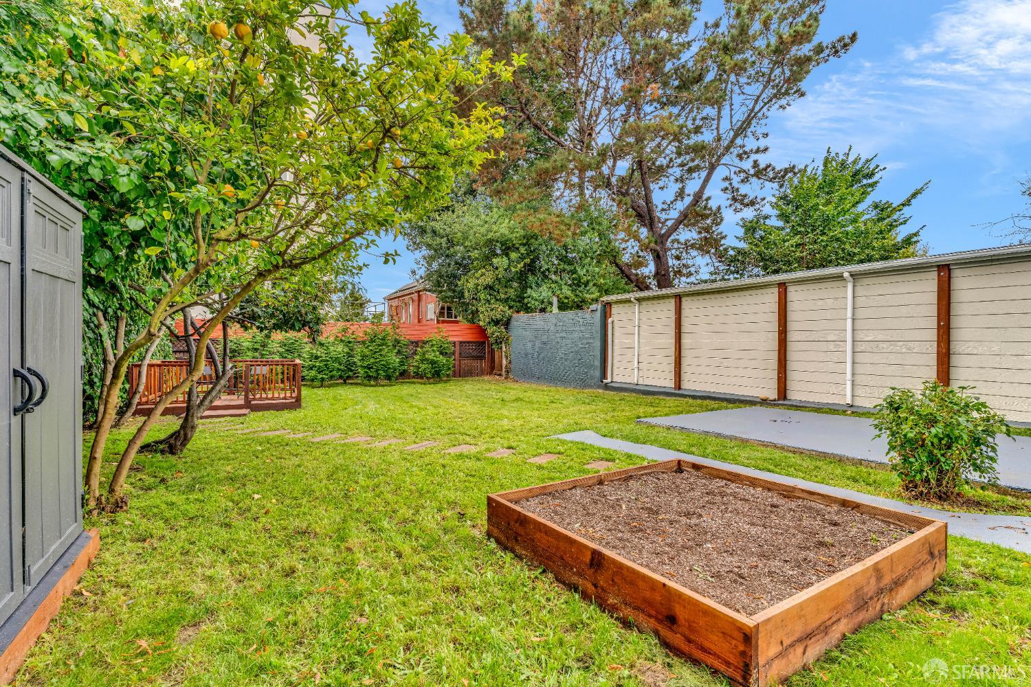 2918 Newbury Street Berkeley, CA 94703 - Photo 39 of 42 a view of a backyard