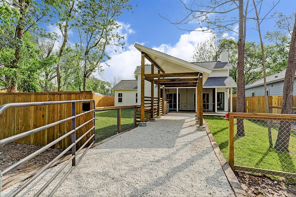 6712 Cohn Street Houston, TX 77091 - Photo 2 of 14