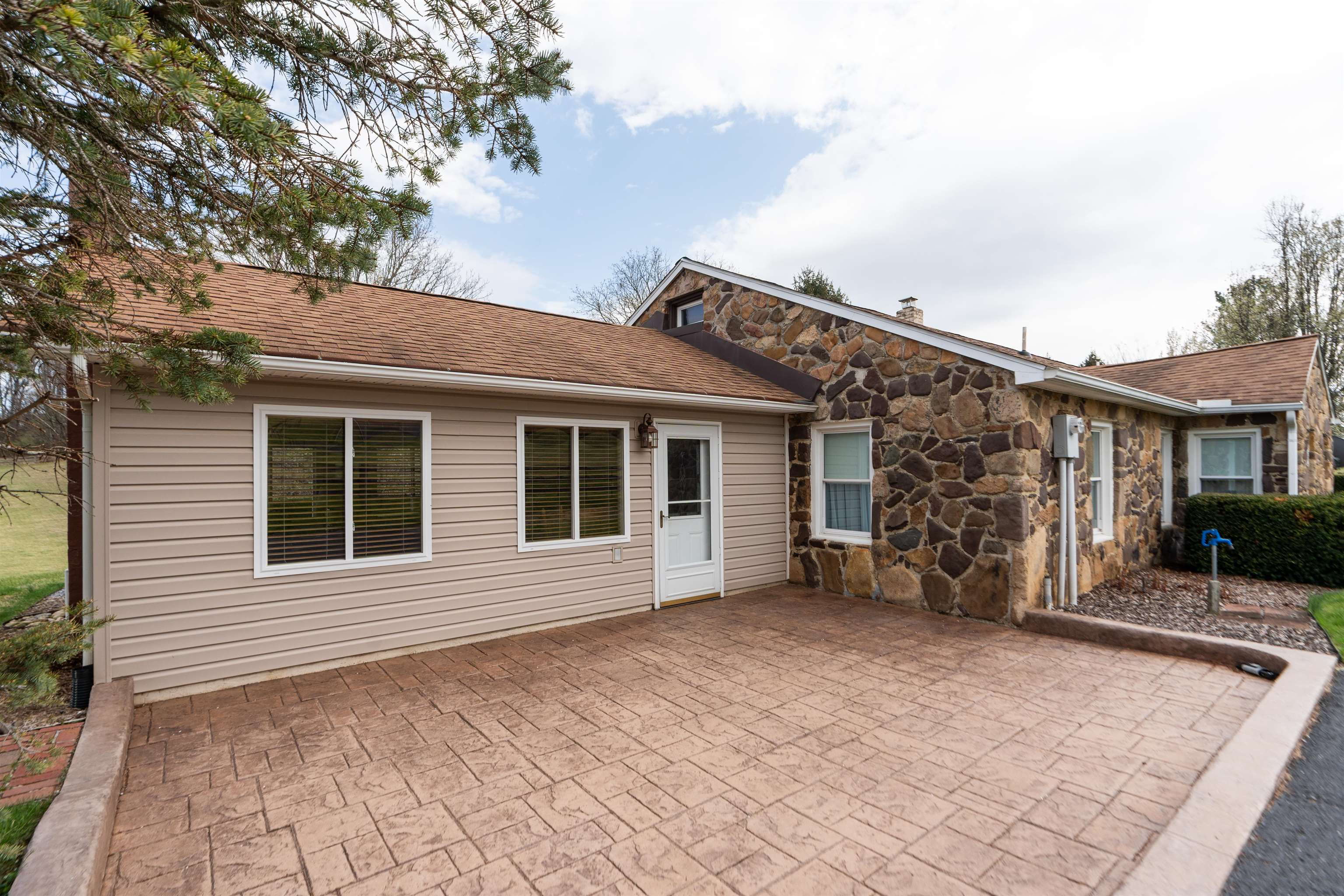 584 Newport Road Steeles Tavern, VA 24476 - Photo 4 of 75