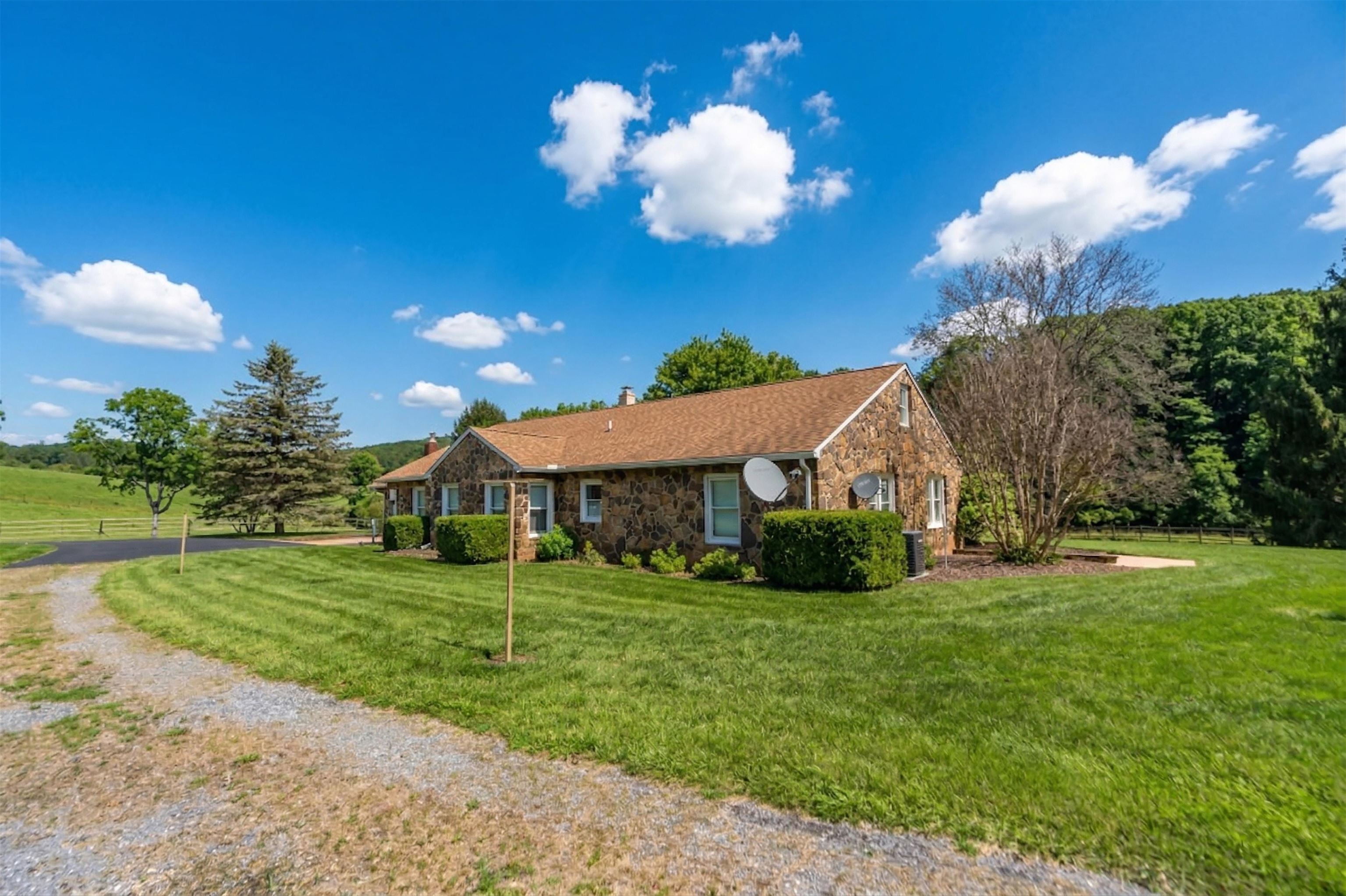 584 Newport Road Steeles Tavern, VA 24476 - Photo 5 of 75