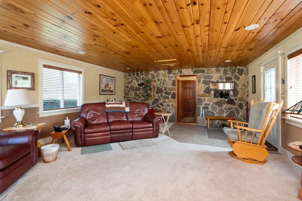 $449,900 | 584 Newport Road, Steeles Tavern, VA 24476