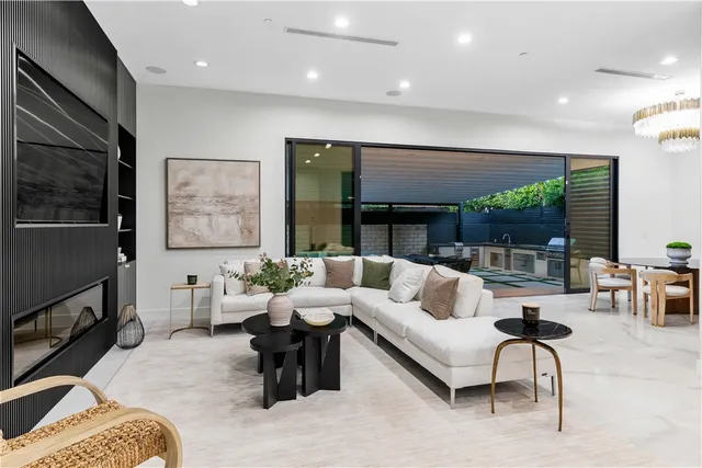 $2,099,000 | 12815 Martha Street, Valley Village, CA 91607