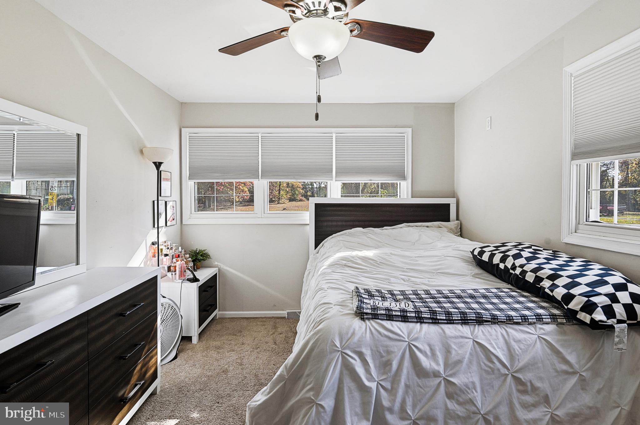 62 East End Avenue Carneys Point, NJ 08069 - Photo 8 of 22