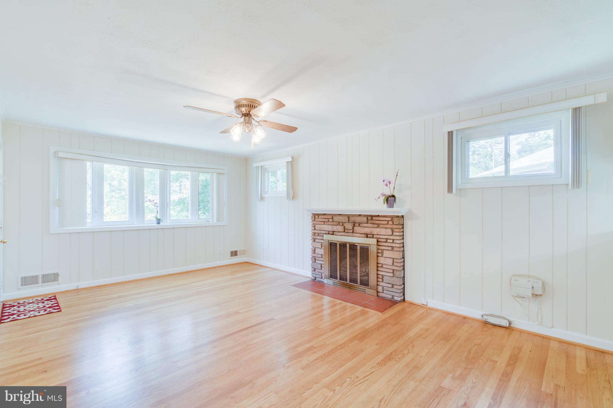 3512 Hargo Street Silver Spring, MD 20906 - Photo 6 of 30 Living Room