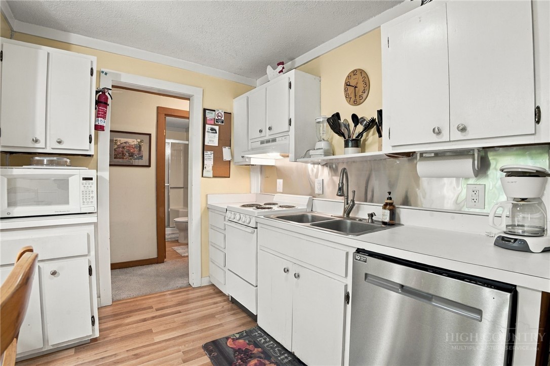 135 Club House Road Beech Mountain, NC 28604 - Photo 7 of 22 Gallery Image 7