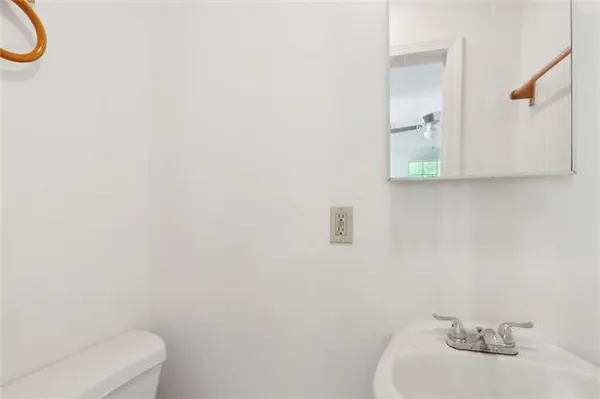 $1,600 | 811 Tricou Street, New Orleans, LA 70117