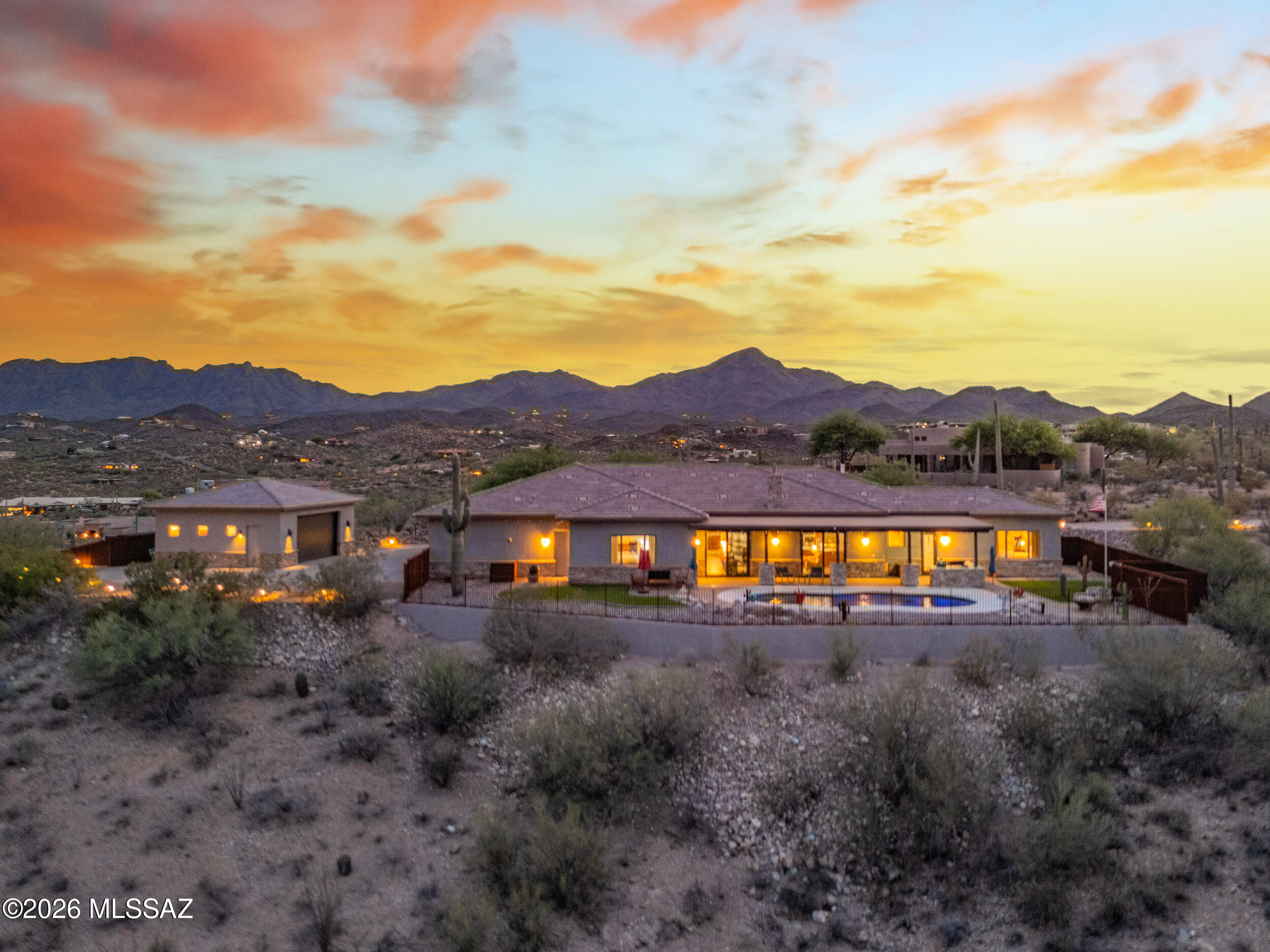 5790 North Abington Road Tucson, AZ 85743 - Photo 3 of 52 001