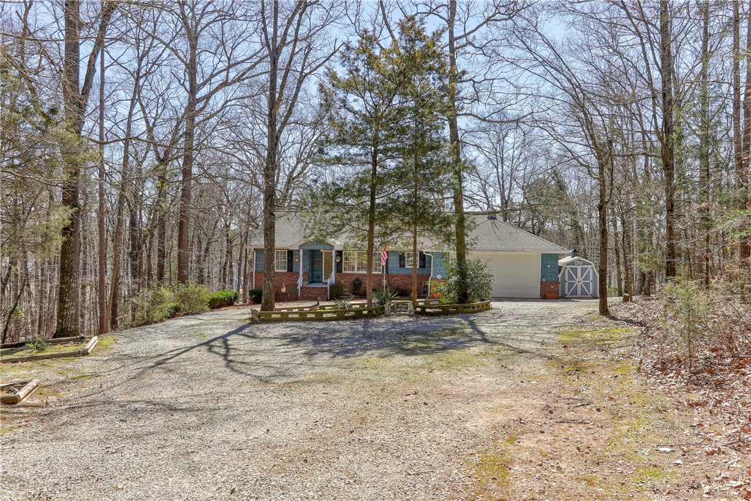 726 Seminole Point Road Fair Play, SC 29643 - Photo 29 of 30 Gallery Image 29