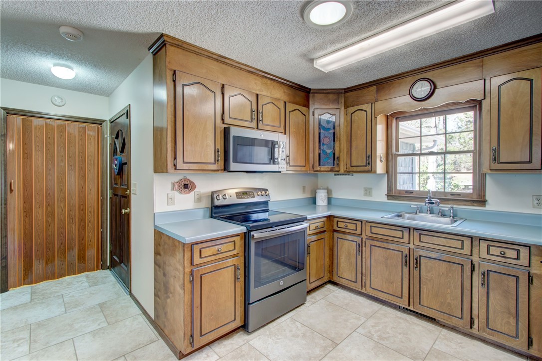 726 Seminole Point Road Fair Play, SC 29643 - Photo 10 of 30 Gallery Image 10