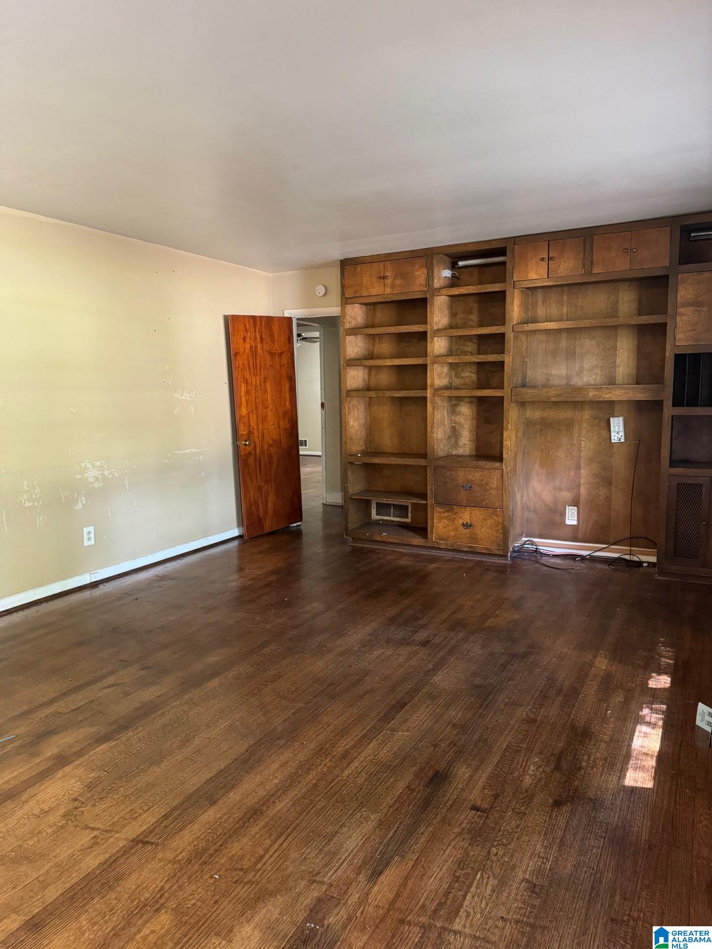 2525 7th Street Northeast Birmingham, AL 35215 - Photo 2 of 13