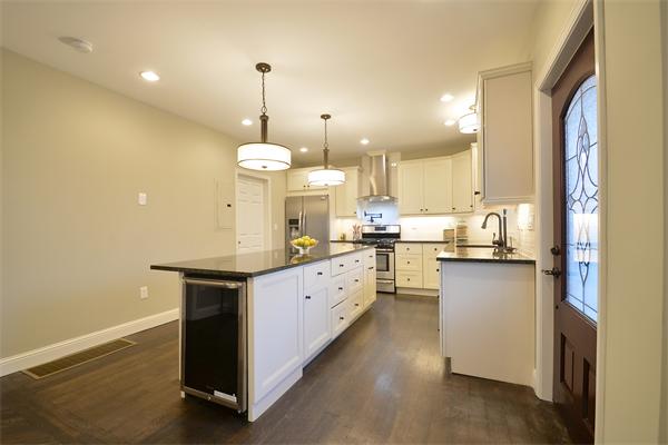 108-110 Burrill Street, Unit 1 Swampscott, MA 01907 - Photo 3 of 30