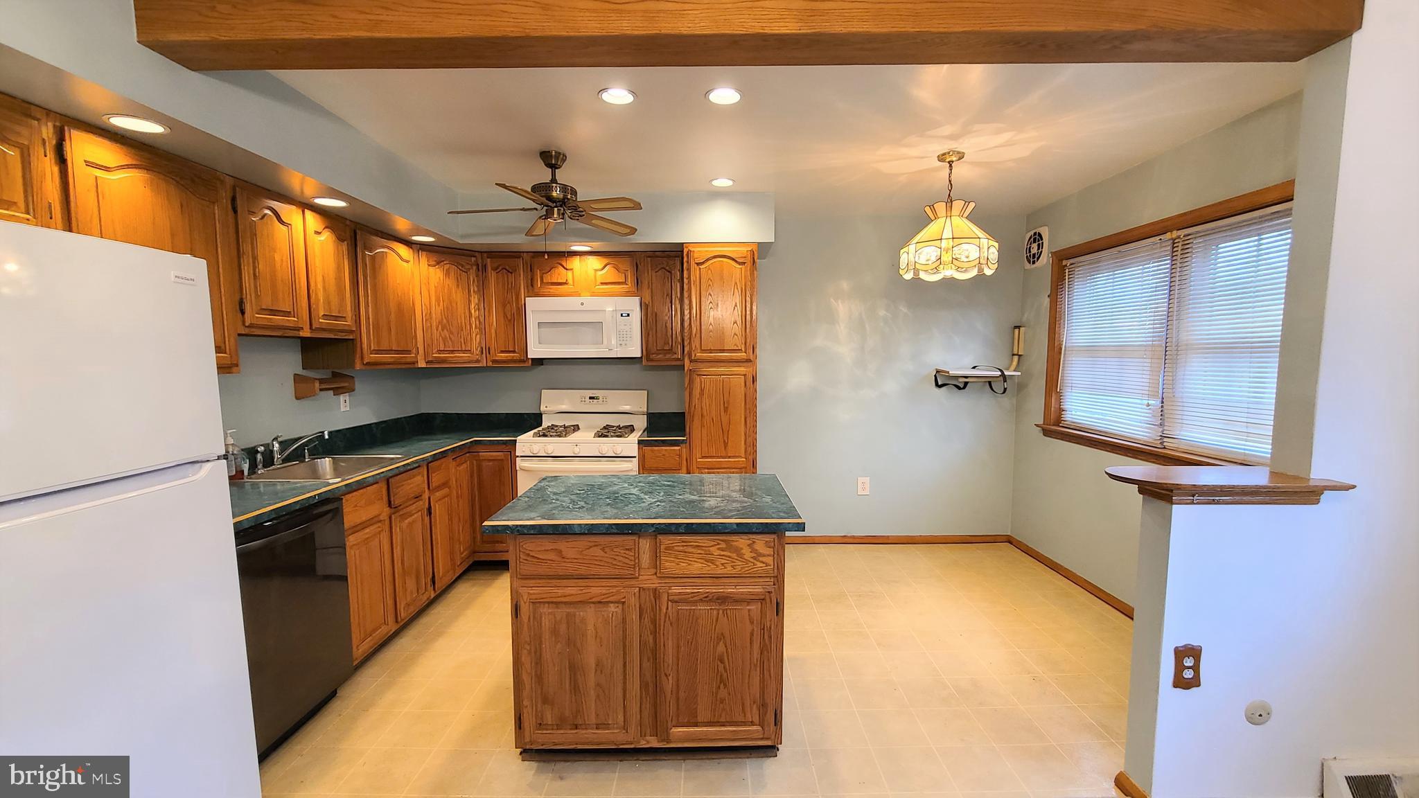 3318 Belgreen Road Philadelphia, PA 19154 - Photo 6 of 29