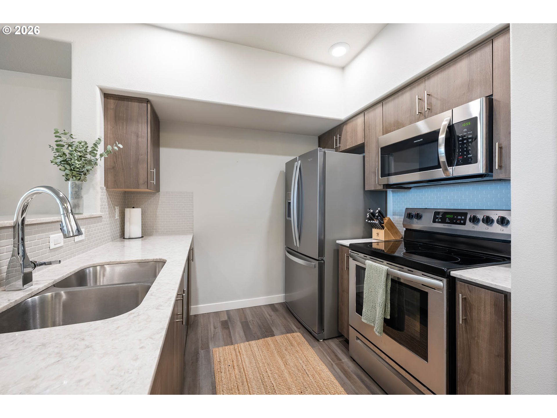 16449 Northwest Chadwick Way, Unit 204 Portland, OR 97229 - Photo 8 of 32 Kitchen
