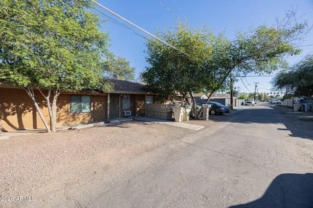 $995 | 6016 West Vista Avenue, Glendale, AZ 85301