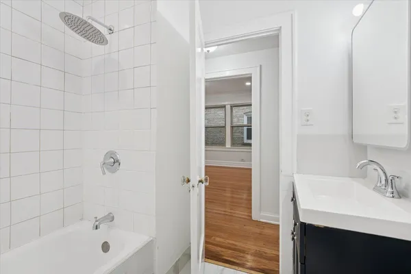 $2,350 | 5412 North Kimball Avenue, Unit 2, Chicago, IL 60625