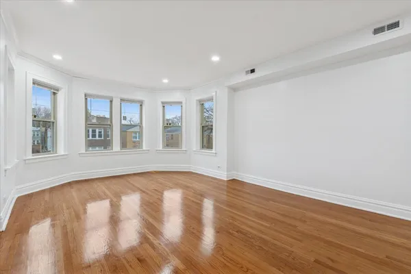 $2,350 | 5412 North Kimball Avenue, Unit 2, Chicago, IL 60625