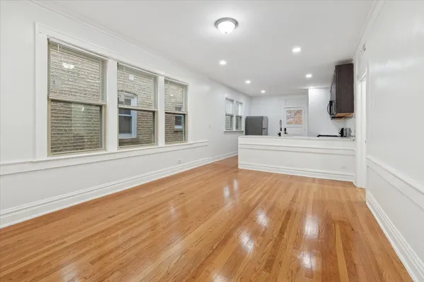 $2,350 | 5412 North Kimball Avenue, Unit 2, Chicago, IL 60625