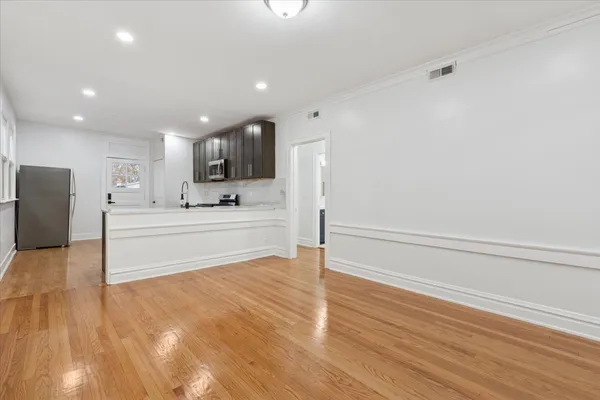 $2,350 | 5412 North Kimball Avenue, Unit 2, Chicago, IL 60625