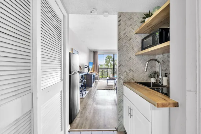 a close view of sink and tap