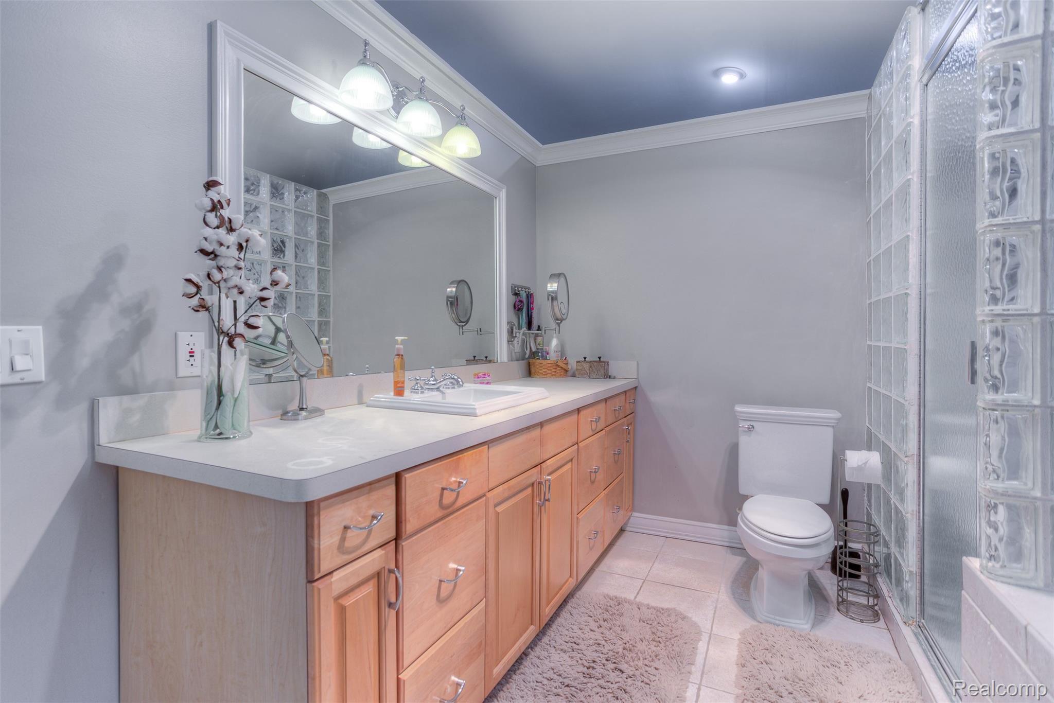 40757 Village Wood Road Novi, MI 48375 - Photo 28 of 48 40757 village wood interiors (27).jpg