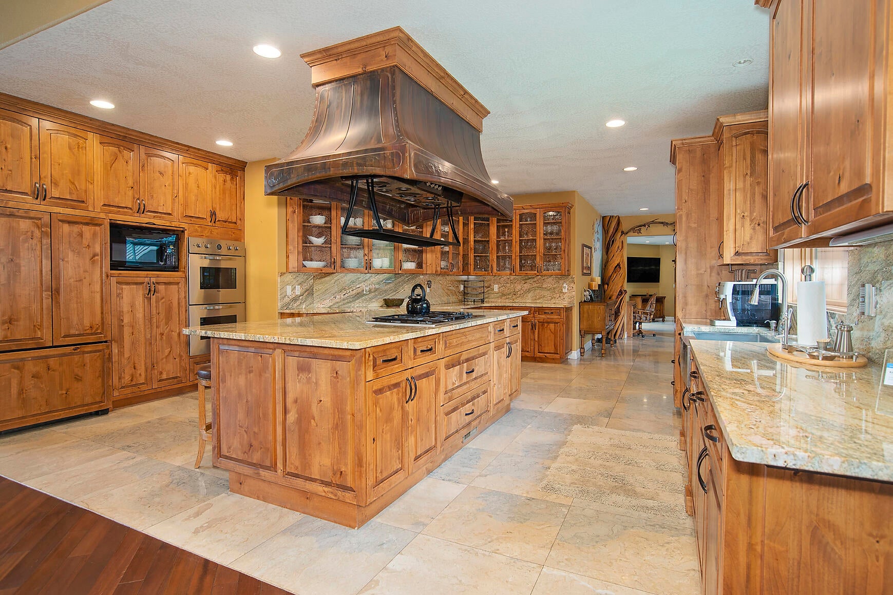 1665 Upper River Road Gold Hill, OR 97525 - Photo 8 of 48 Copper Range Hood