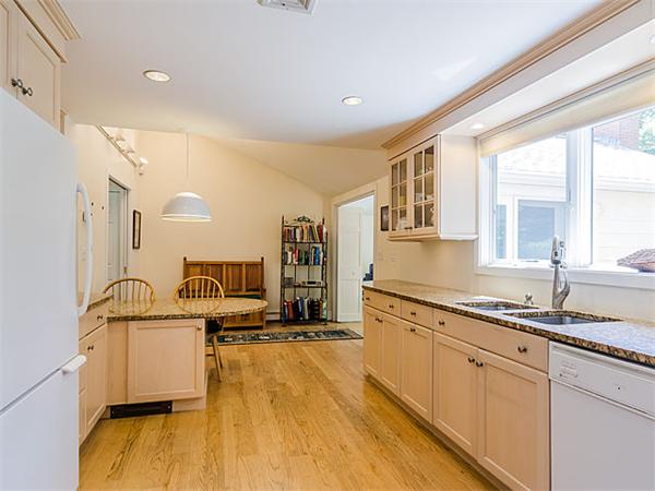 9 Whittier Road Lexington, MA 02420 - Photo 4 of 19