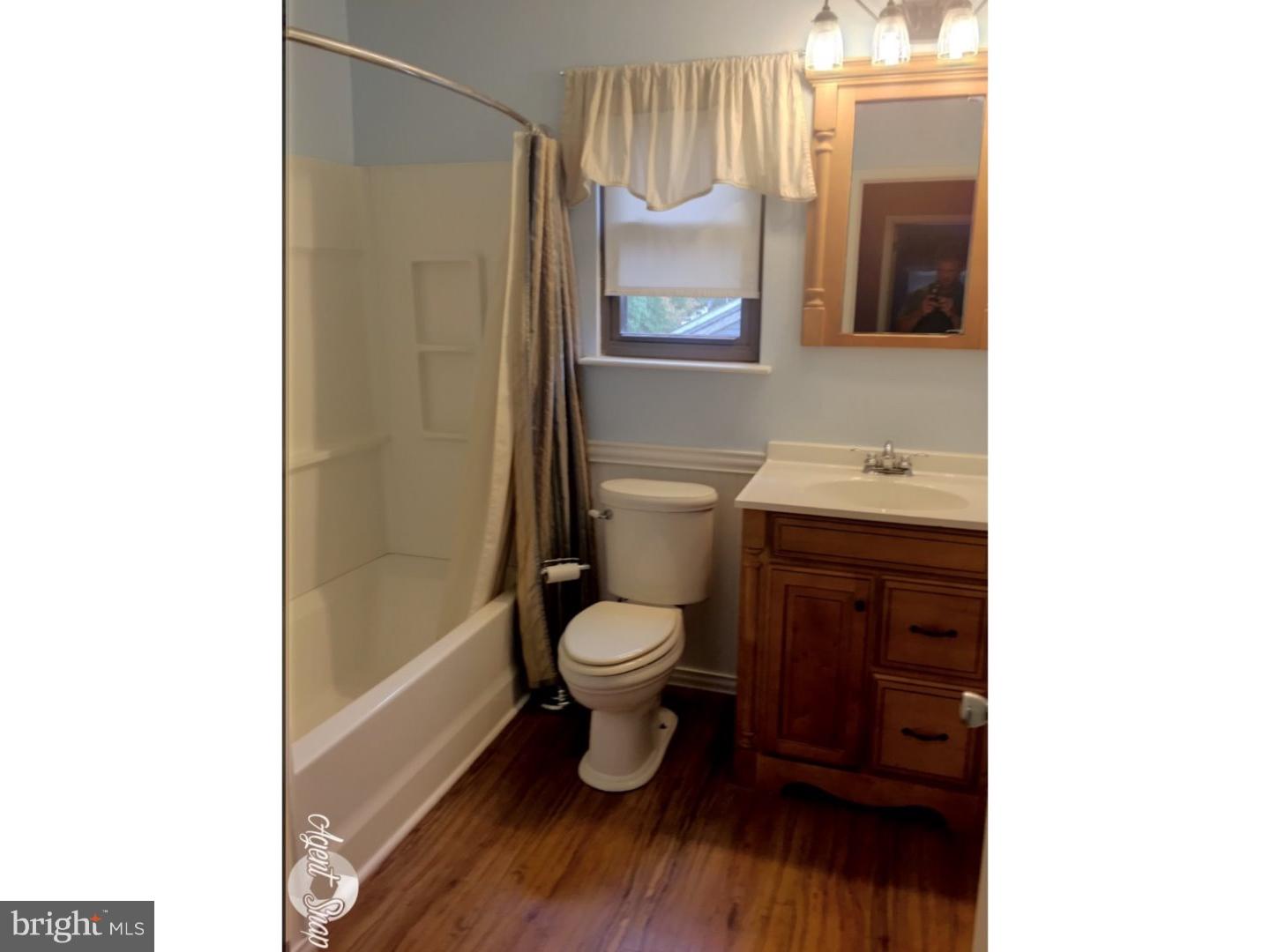 7 King James Road Williamstown, NJ 08094 - Photo 14 of 17 Bathroom