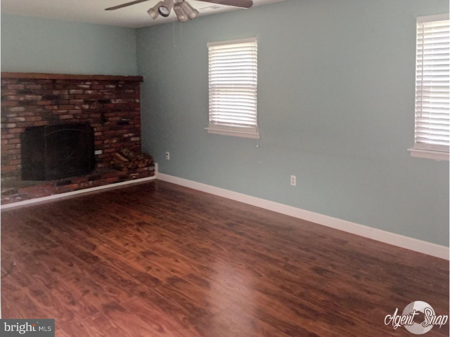 7 King James Road Williamstown, NJ 08094 - Photo 8 of 17 Family Room