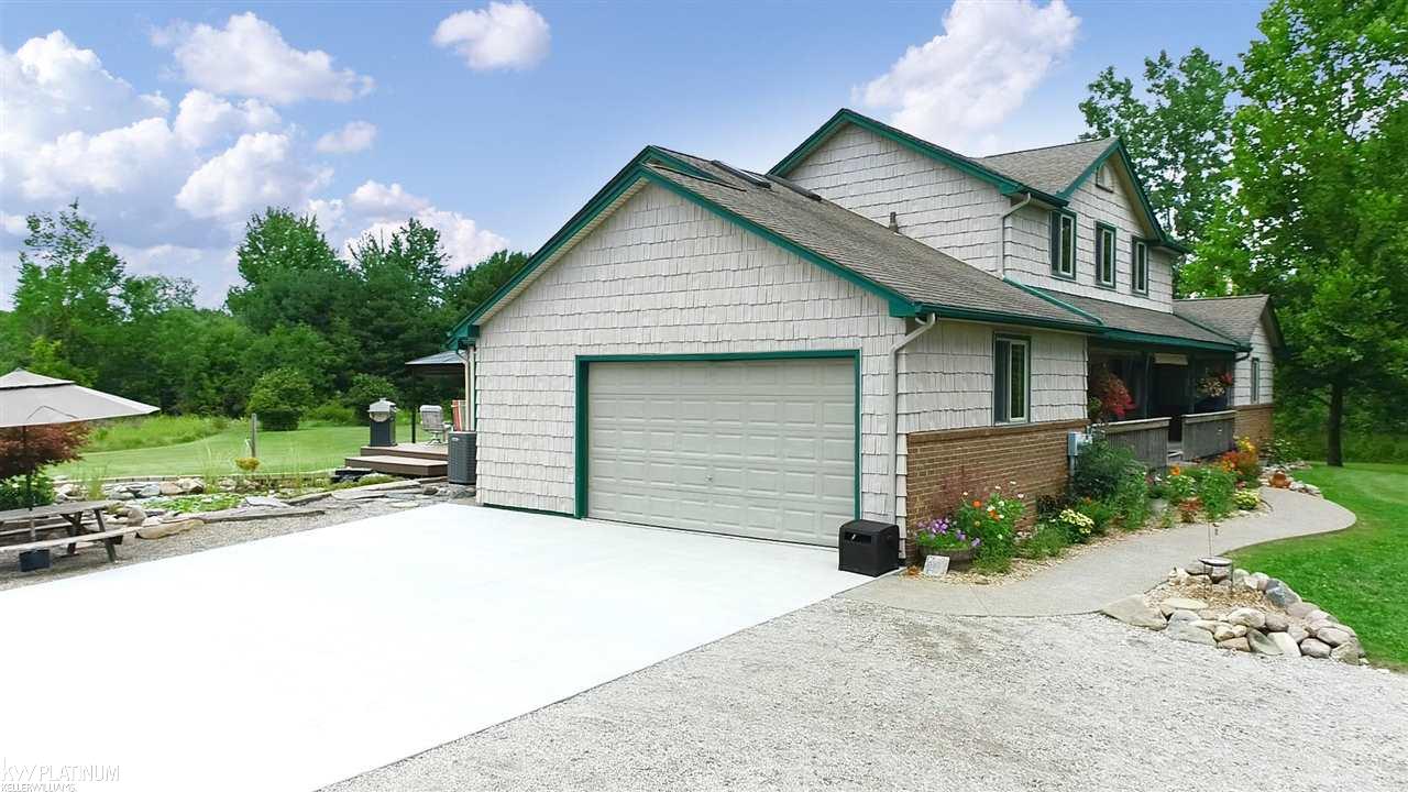 1636 Hessen Road Columbus, MI 48063 - Photo 6 of 90 50052949-5.JPG
