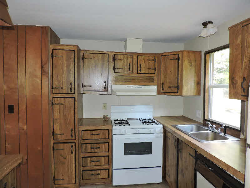 2363 Pine River Road Standish, MI 48658 - Photo 8 of 32 Gallery Image 8