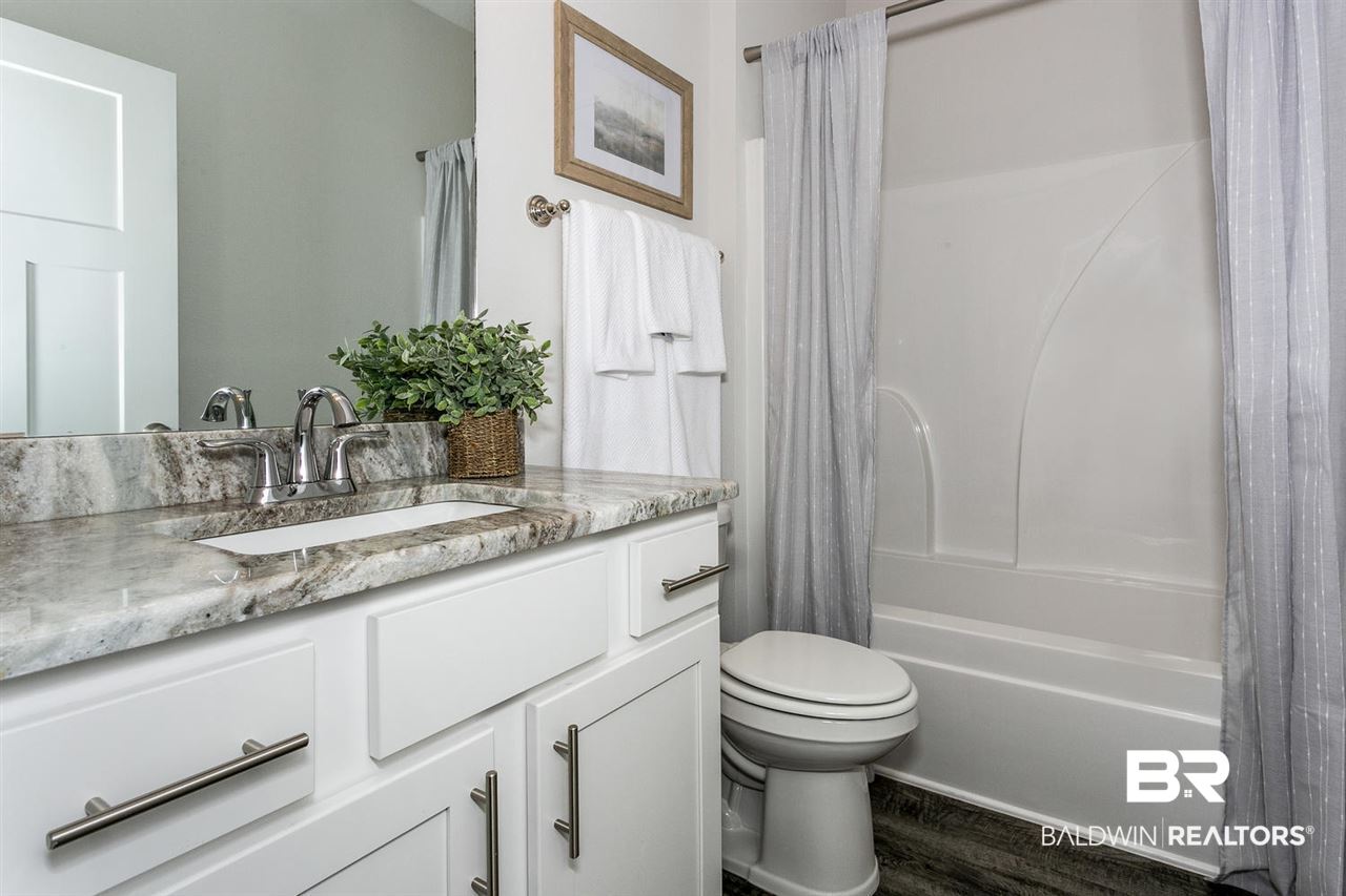 1052 Pheasant Circle Foley, AL 36535 - Photo 16 of 22 Bathroom 2