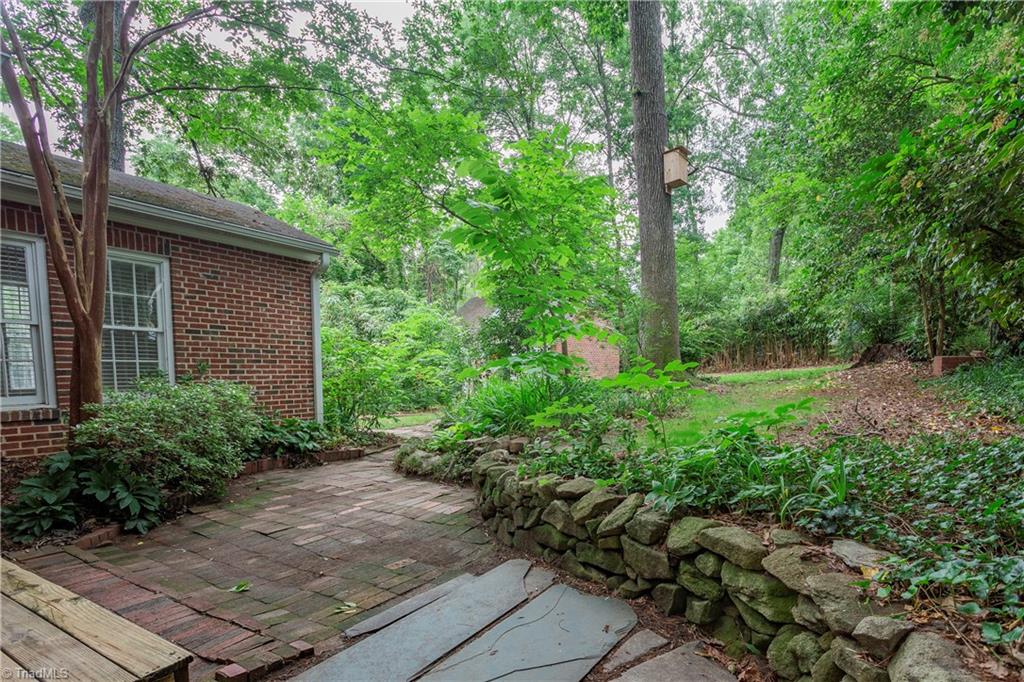 2103 Rolling Road Greensboro, NC 27403 - Photo 23 of 28 Gallery Image 23