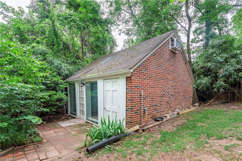 2103 Rolling Road Greensboro, NC 27403 - Photo 25 of 28 Gallery Image 25