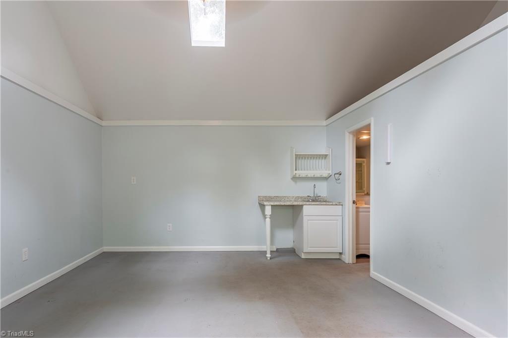 2103 Rolling Road Greensboro, NC 27403 - Photo 26 of 28 Gallery Image 26