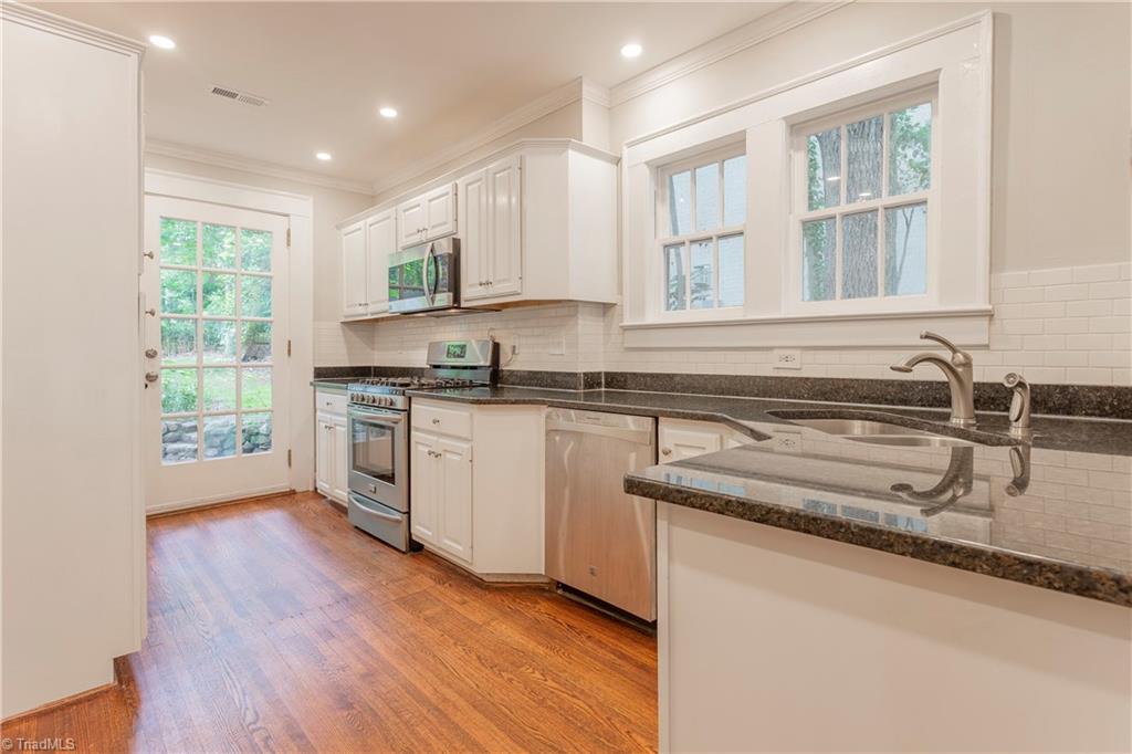 2103 Rolling Road Greensboro, NC 27403 - Photo 6 of 28 Gallery Image 6
