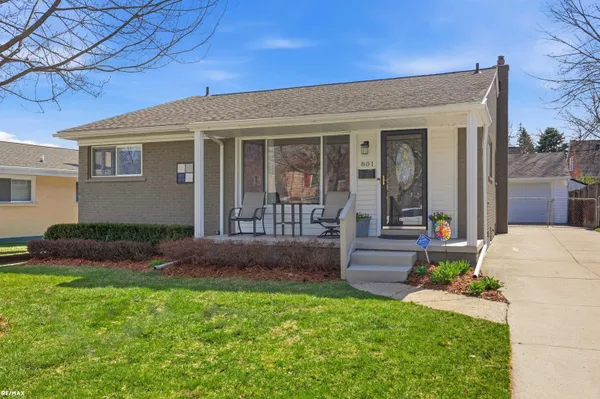 $430,000 | 801 West Baker Avenue, Clawson, MI 48017