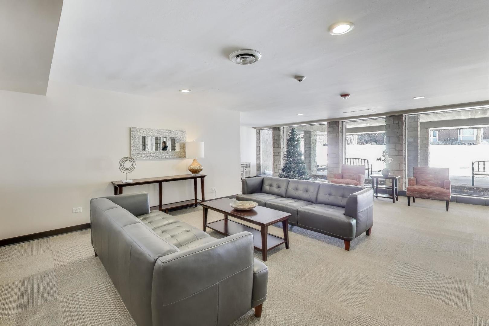 400 Ascot Drive, Unit 3M Park Ridge, IL 60068 - Photo 2 of 21