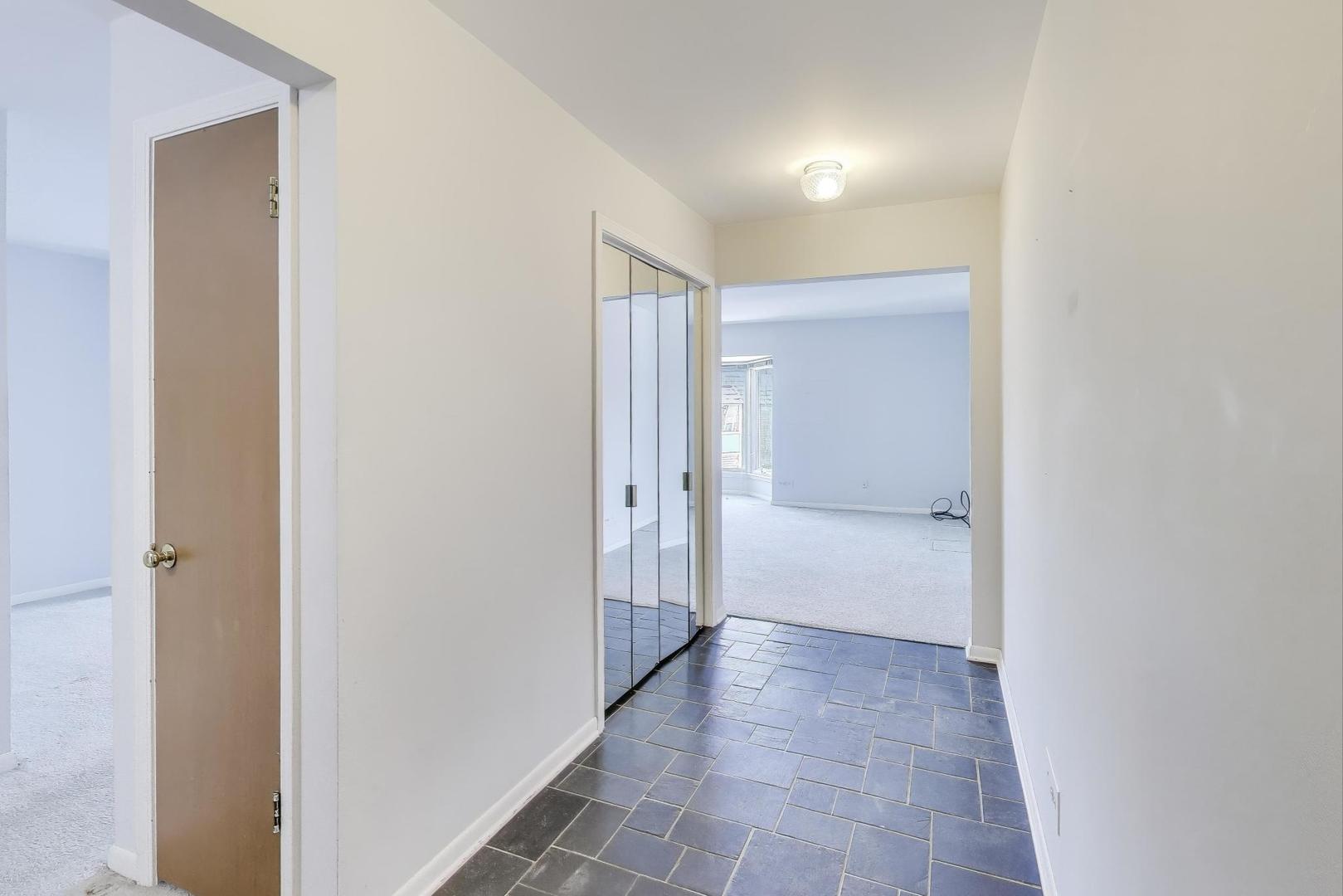 400 Ascot Drive, Unit 3M Park Ridge, IL 60068 - Photo 3 of 21